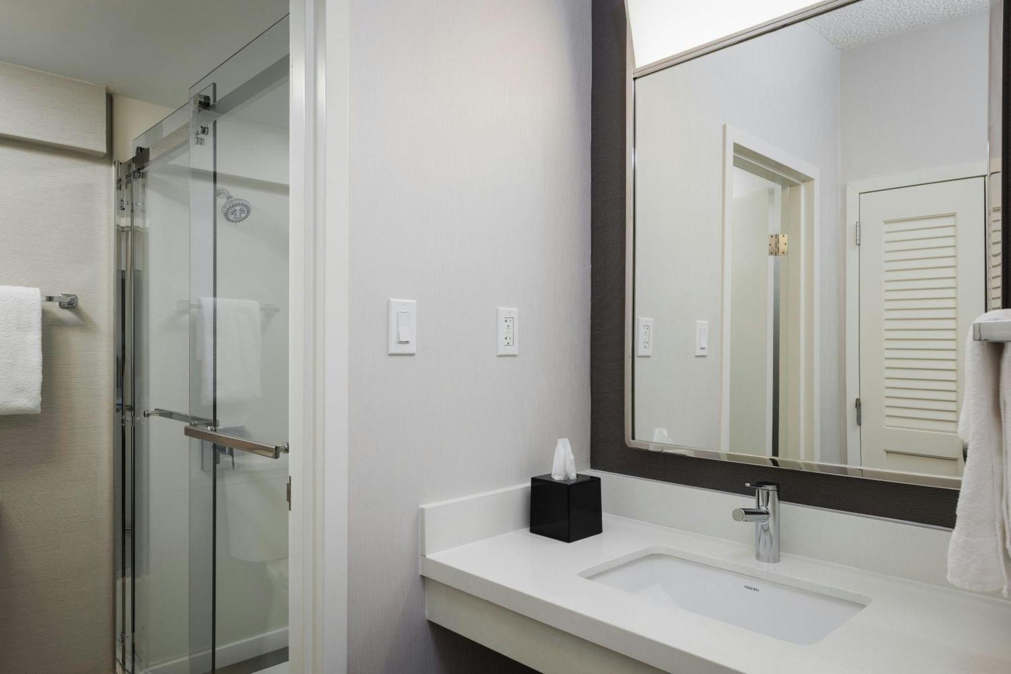 Courtyard By Marriott Denver Central Park Екстериор снимка