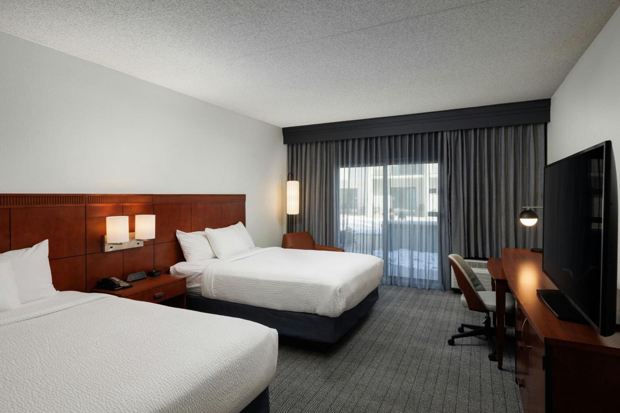Courtyard By Marriott Denver Central Park Екстериор снимка