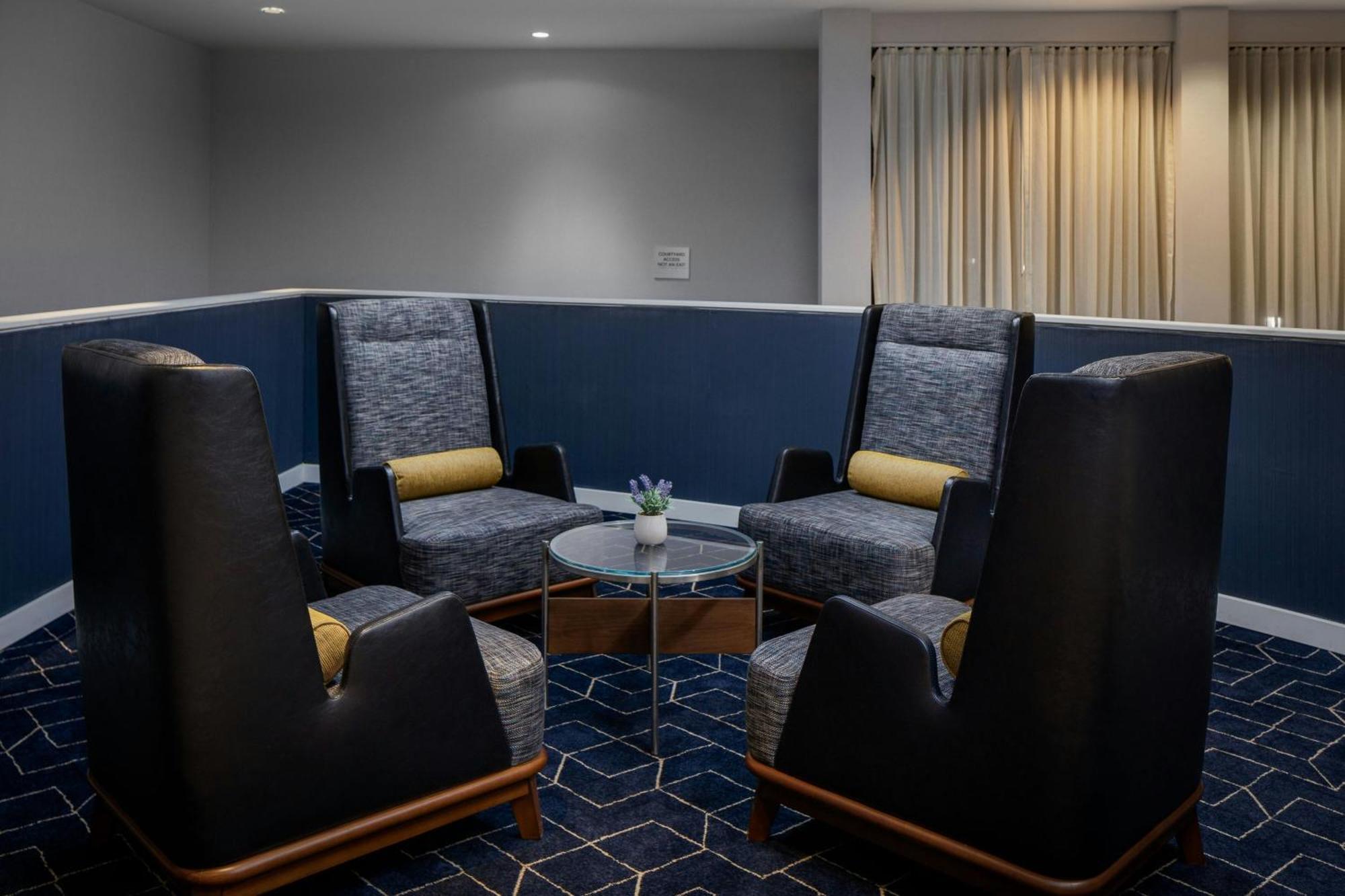Courtyard By Marriott Denver Central Park Екстериор снимка