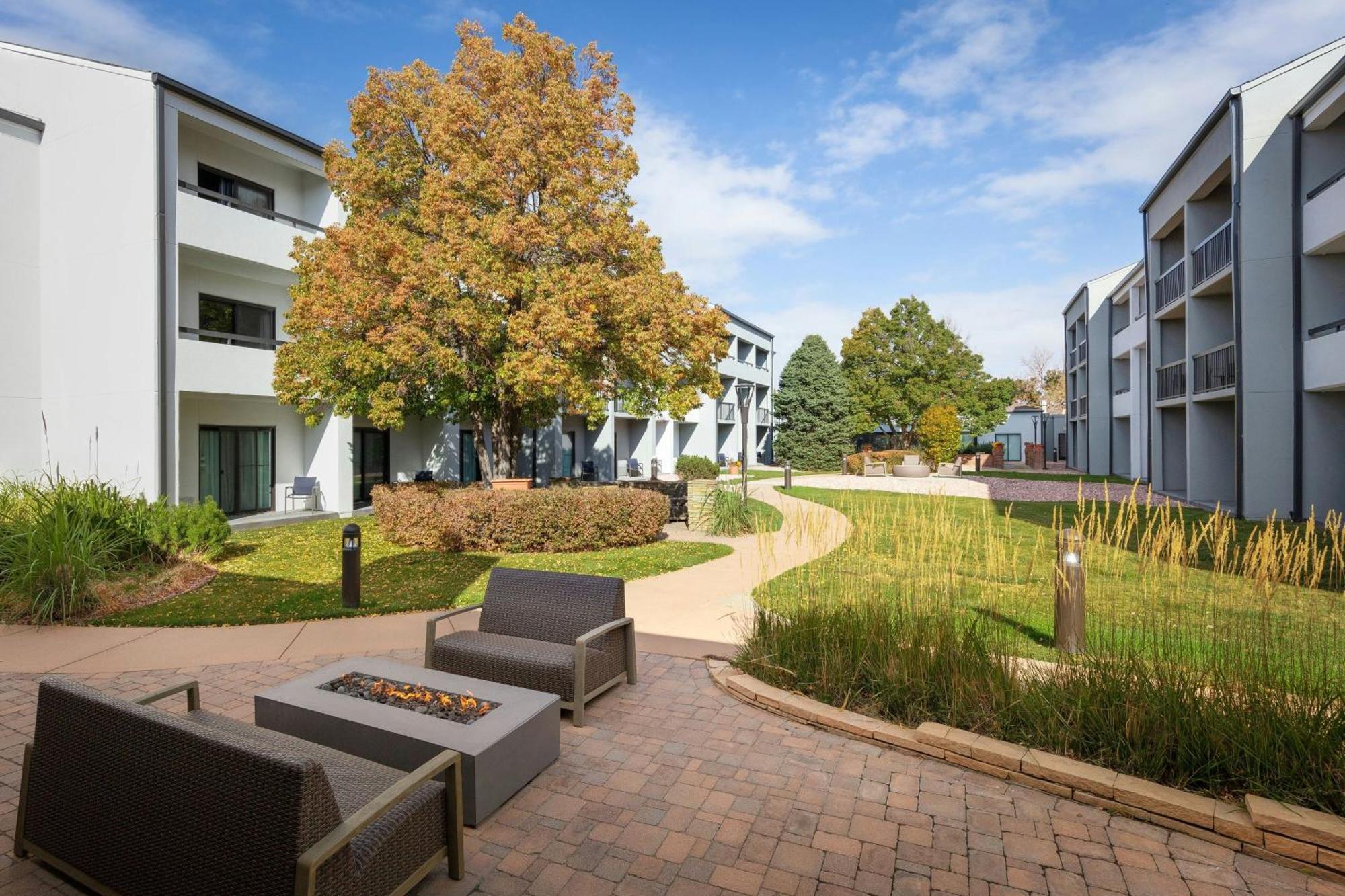 Courtyard By Marriott Denver Central Park Екстериор снимка