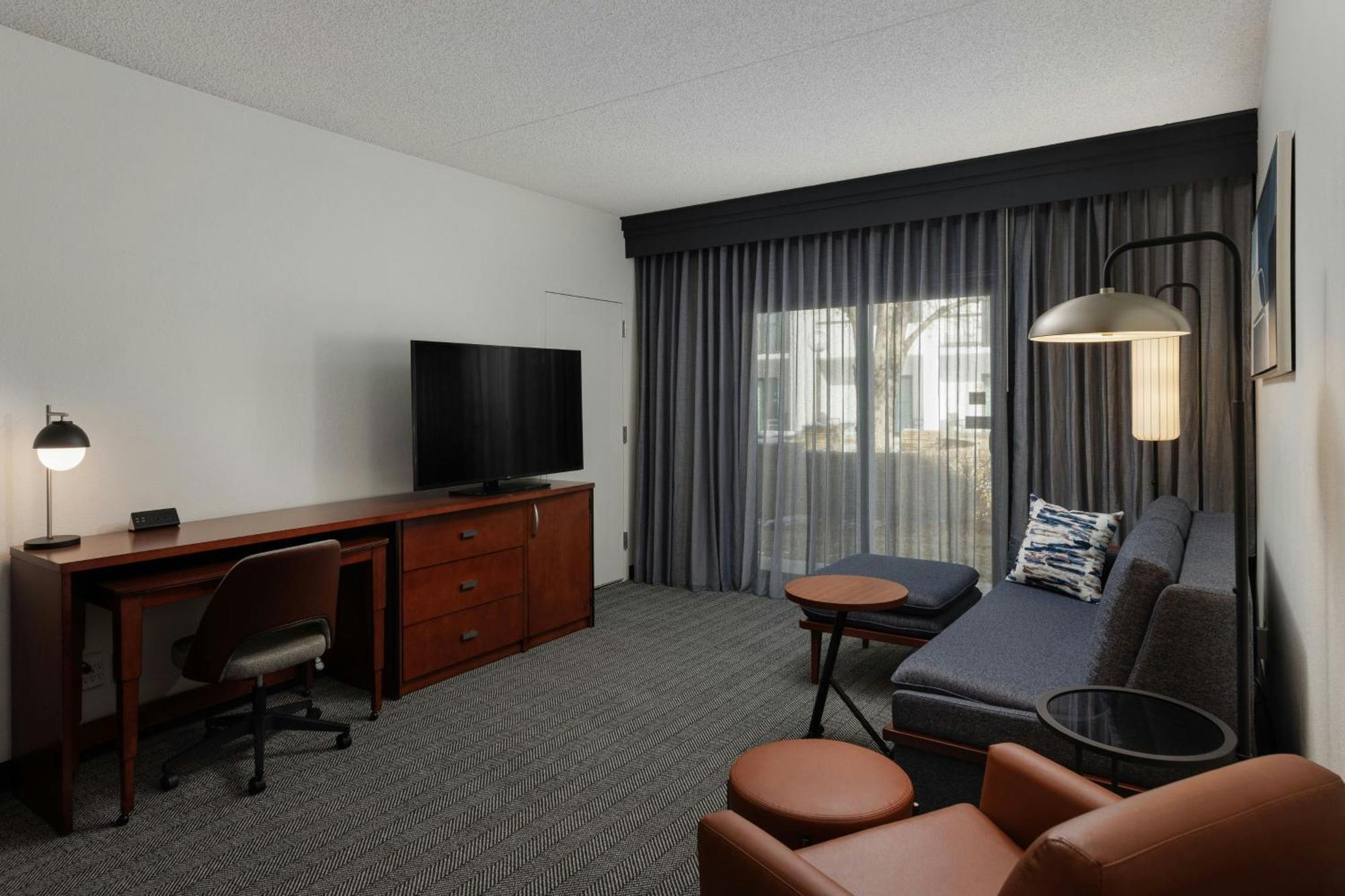 Courtyard By Marriott Denver Central Park Екстериор снимка