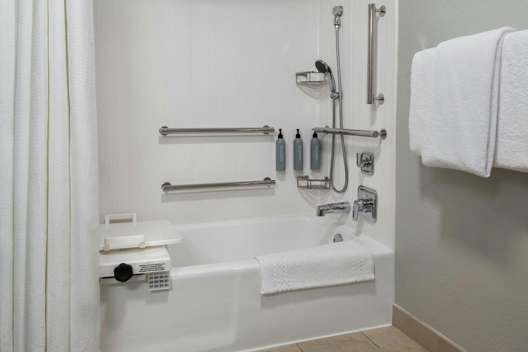 Courtyard By Marriott Denver Central Park Екстериор снимка