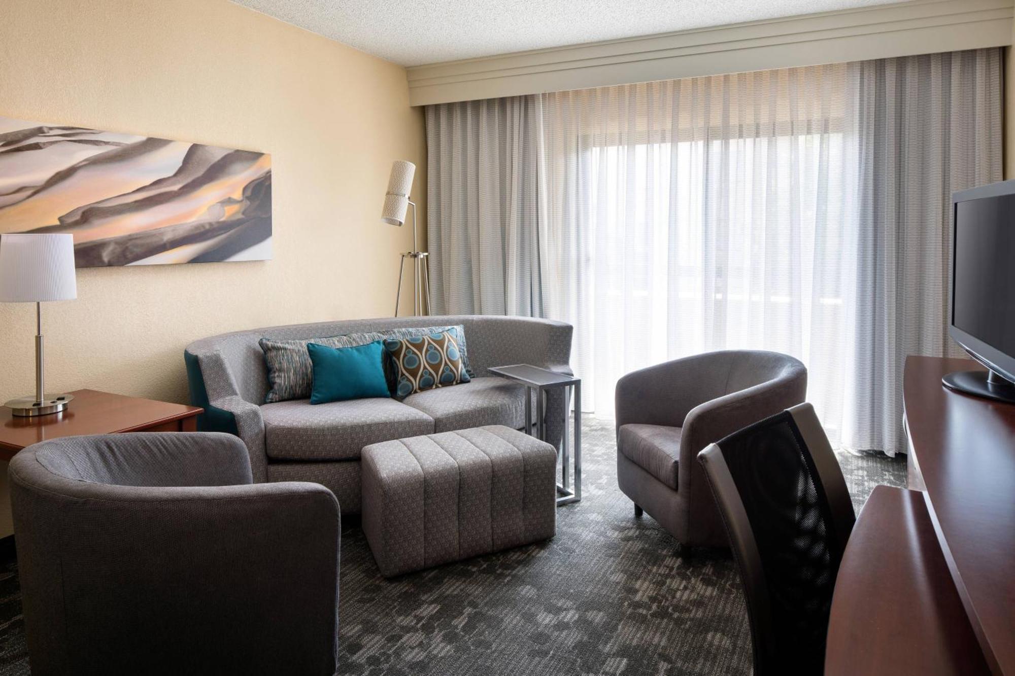 Courtyard By Marriott Denver Central Park Екстериор снимка