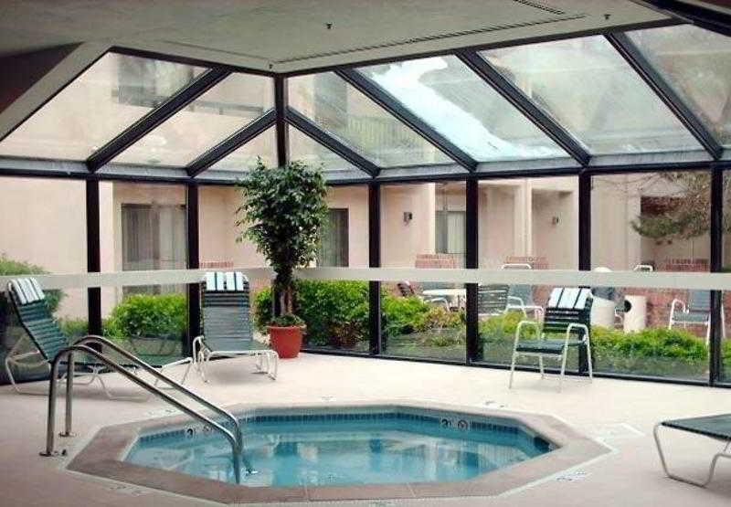 Courtyard By Marriott Denver Central Park Съоръжения снимка