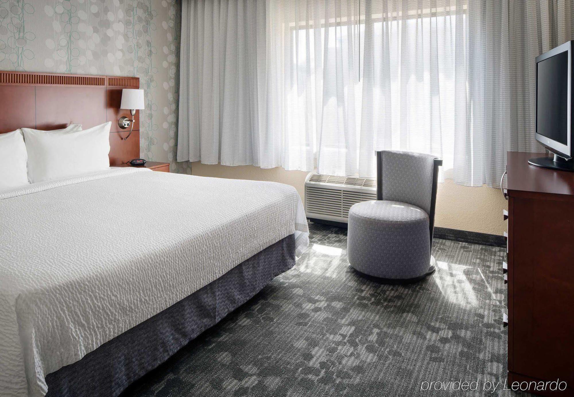 Courtyard By Marriott Denver Central Park Екстериор снимка