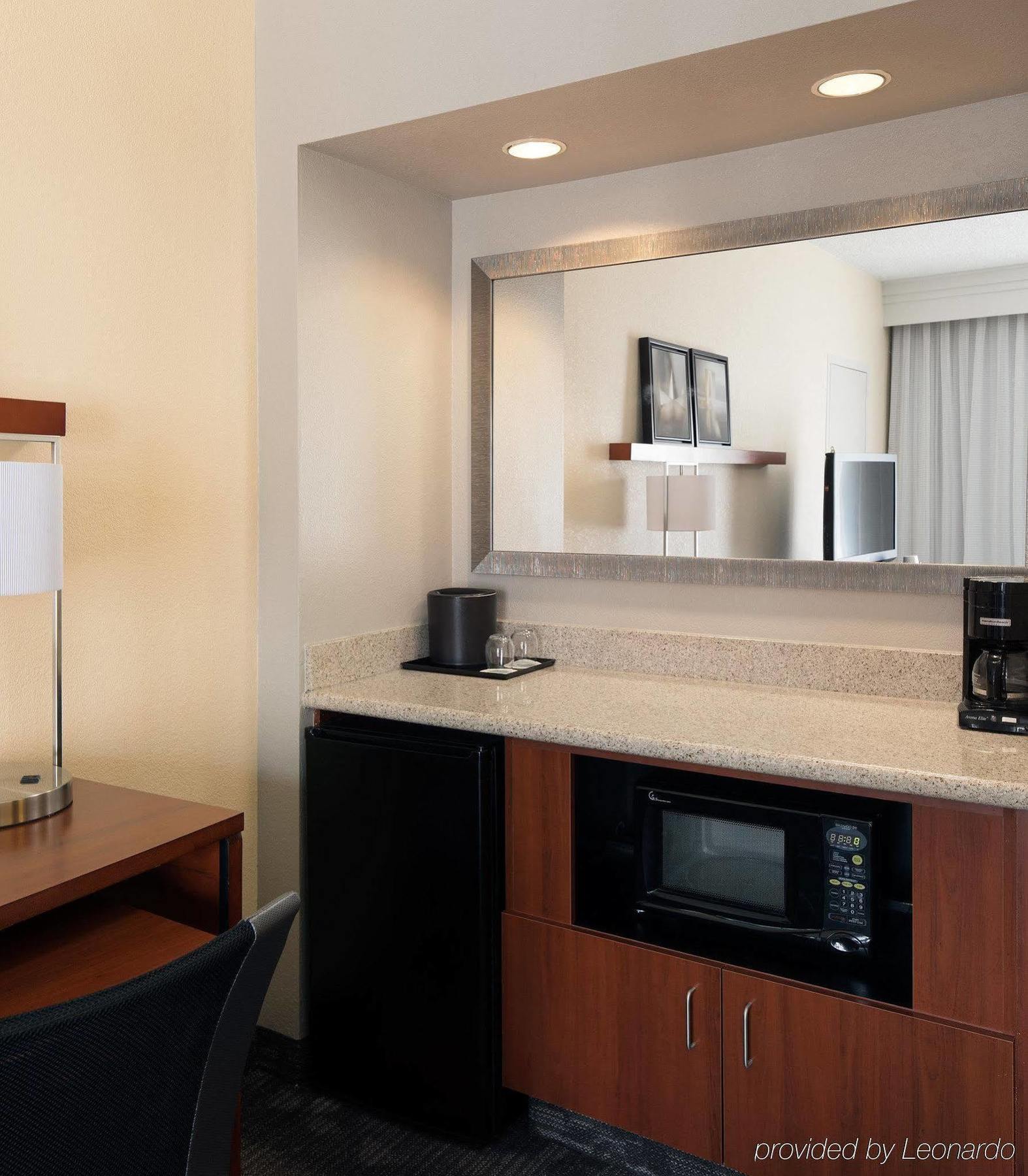 Courtyard By Marriott Denver Central Park Екстериор снимка