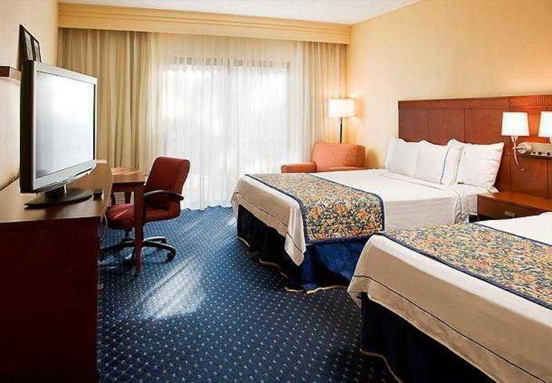 Courtyard By Marriott Denver Central Park Екстериор снимка